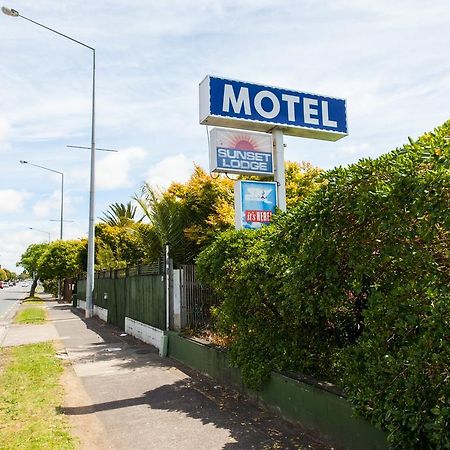 Sunset Lodge Motel Taupaki Ngoại thất bức ảnh